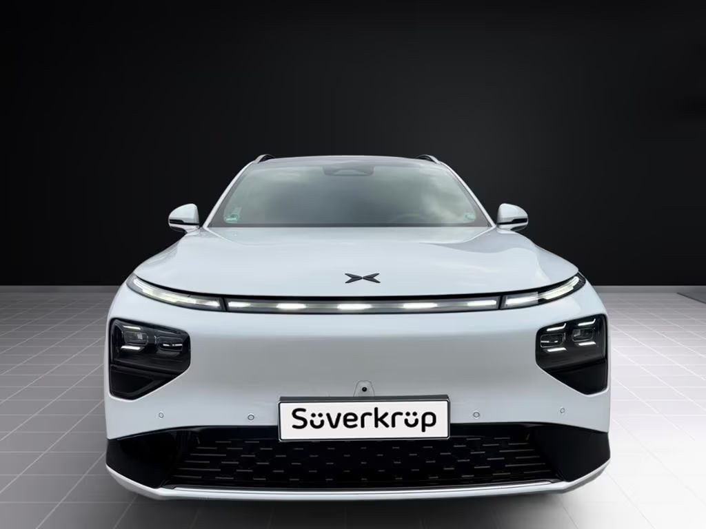 Xpeng G9