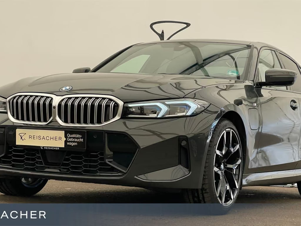 BMW 3 Serie 330 M-Sport xDrive Sedan 330e