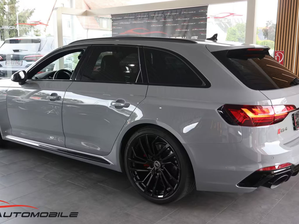 Audi RS4