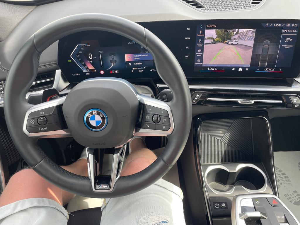 BMW iX1