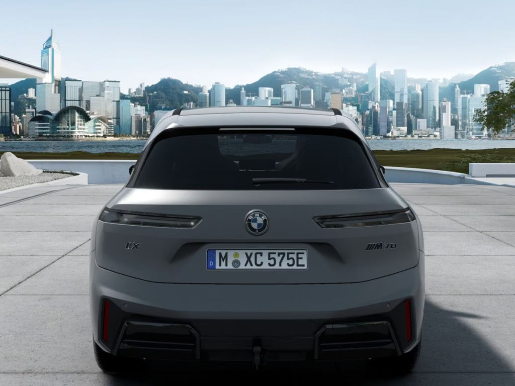BMW iX