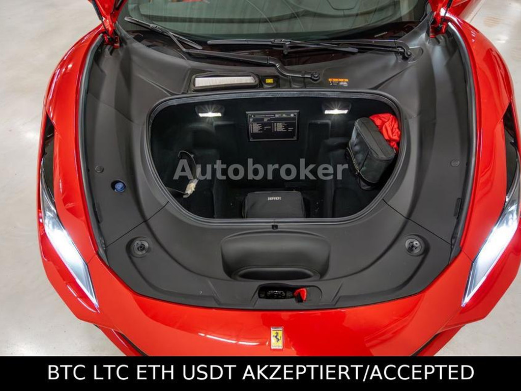 Ferrari F8