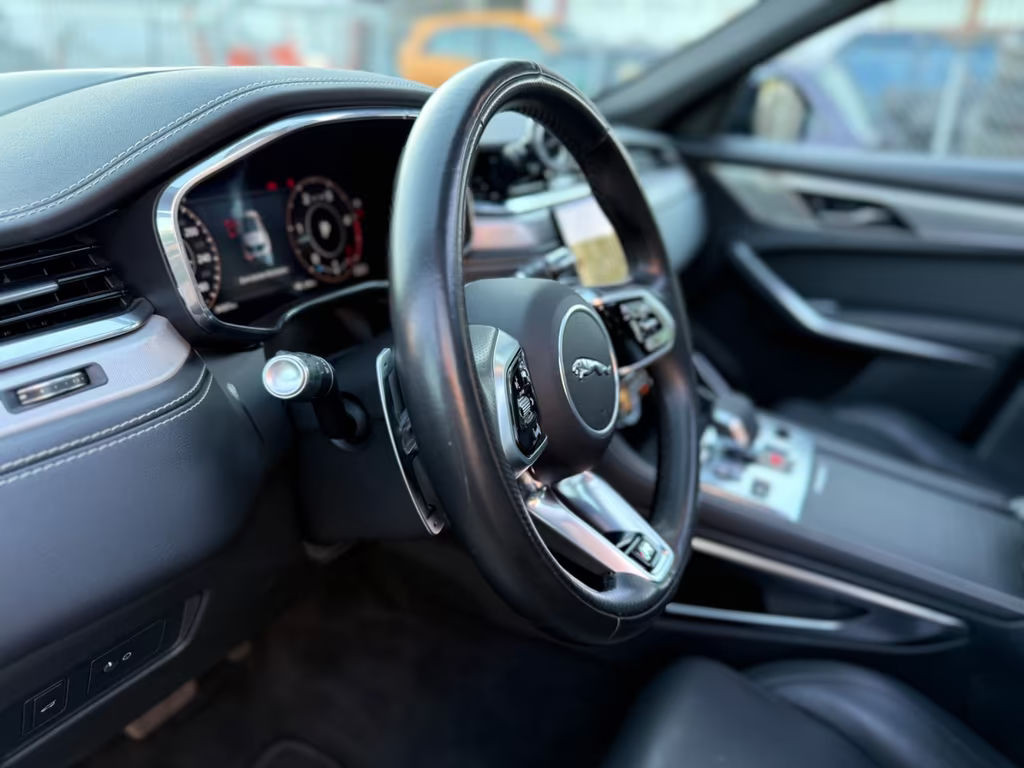 Jaguar F-Pace