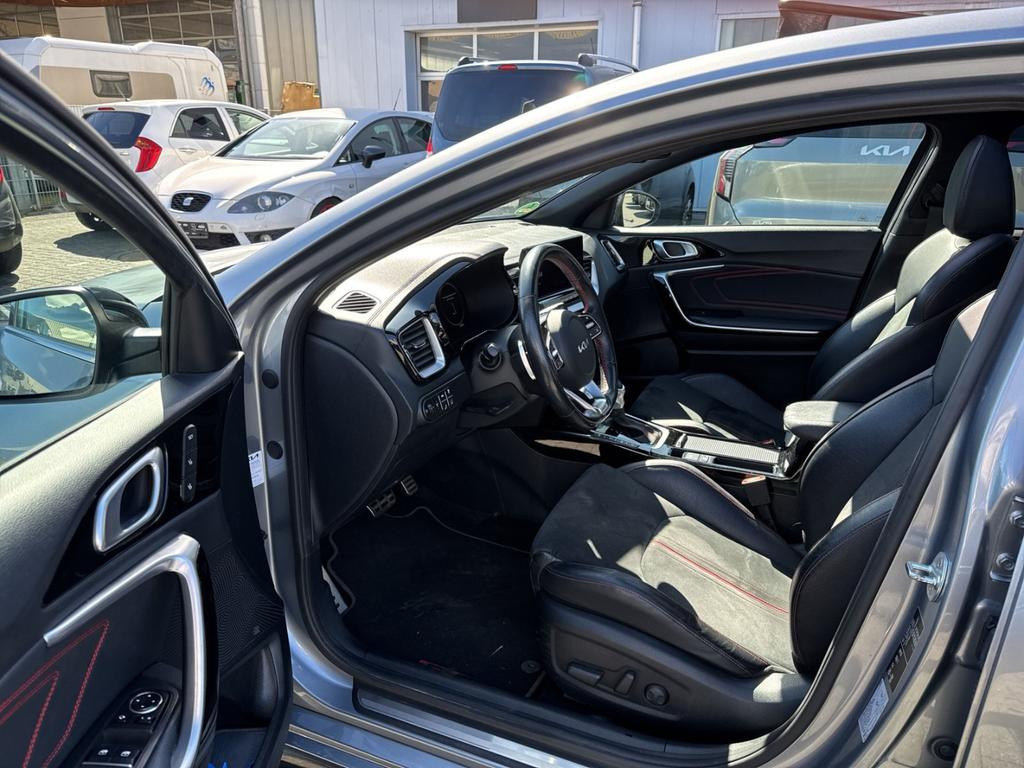 Kia ProCeed