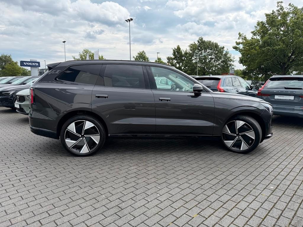 Volvo EX90