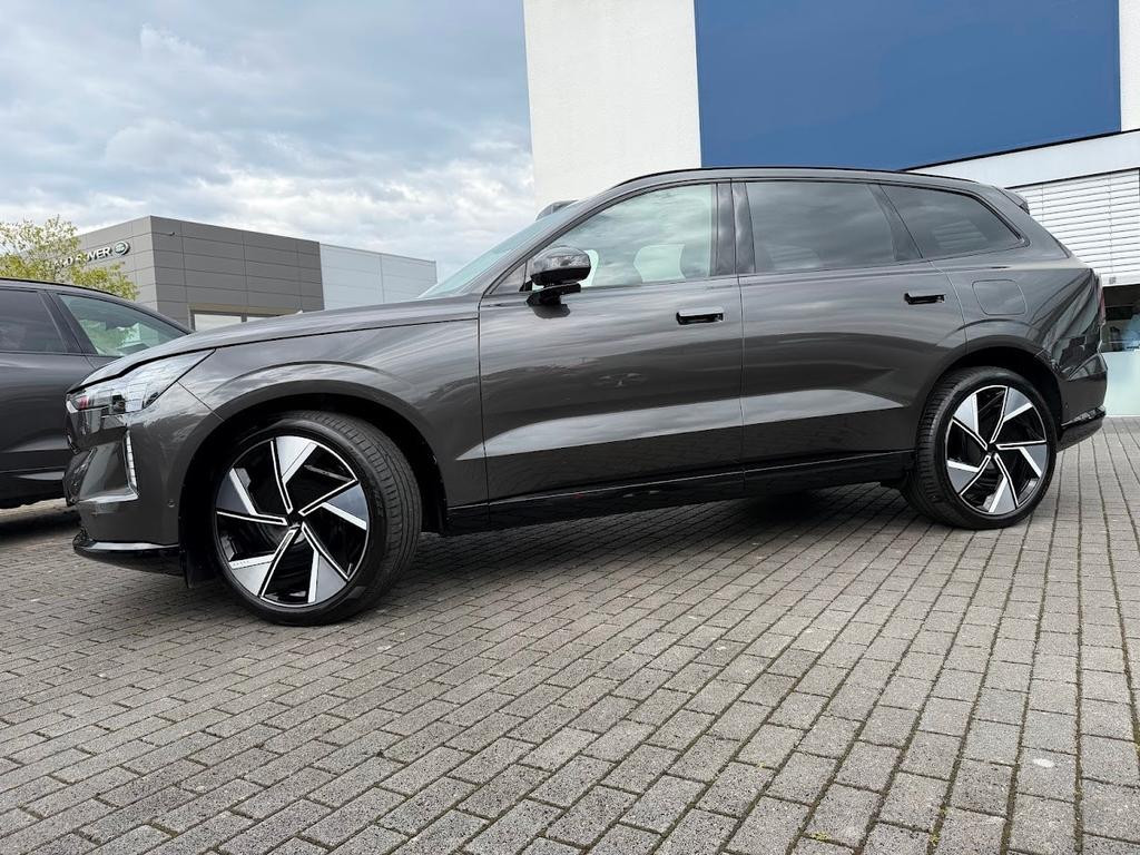 Volvo EX90
