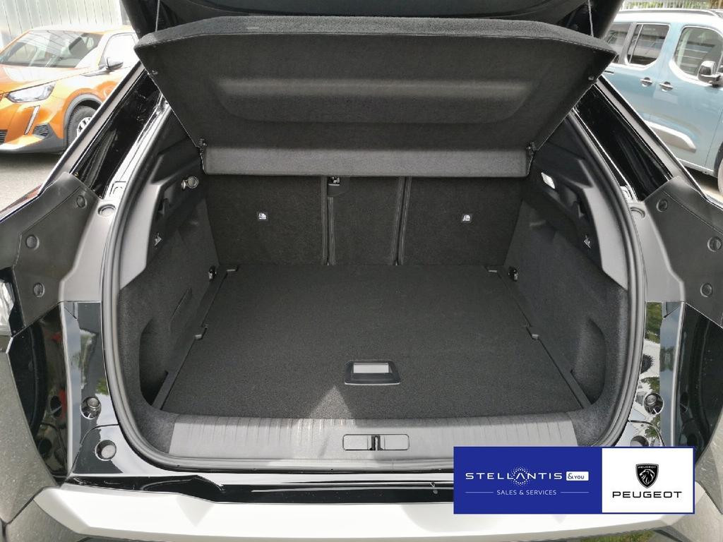 Peugeot E-3008