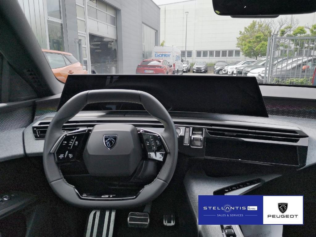 Peugeot E-3008