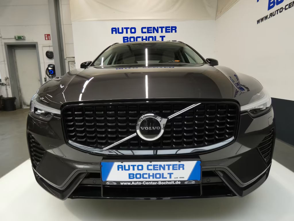Volvo XC60 Plus Dark