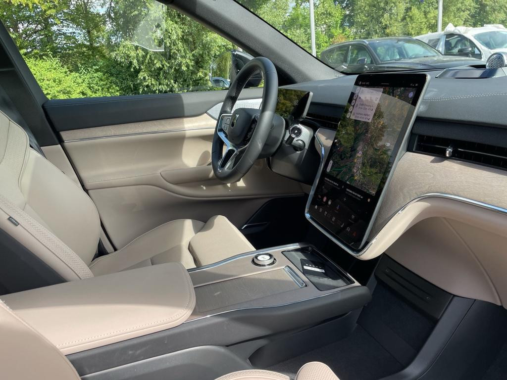 Volvo EX90