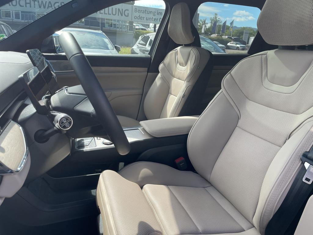Volvo EX90