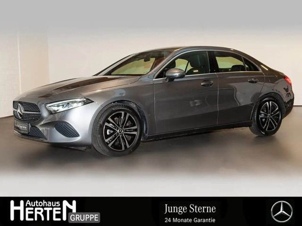 Mercedes-Benz A-Klasse A 200 Progressive A 200 d