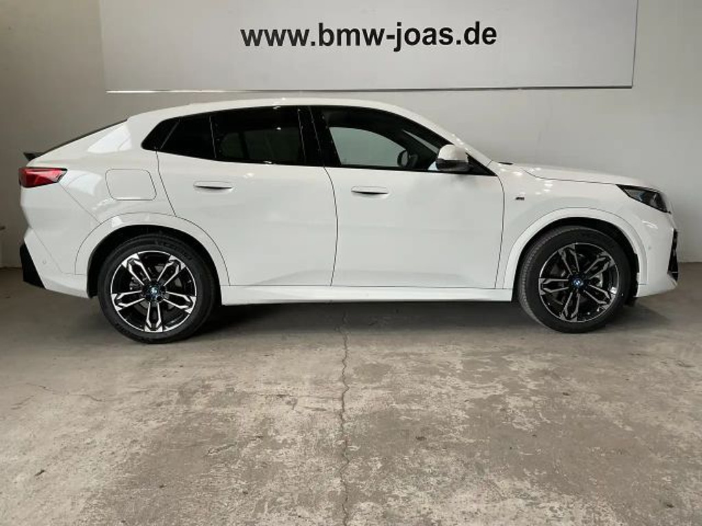 BMW iX2
