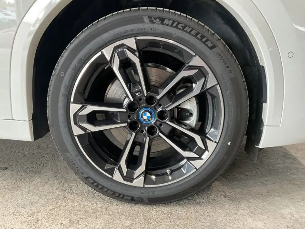 BMW iX2