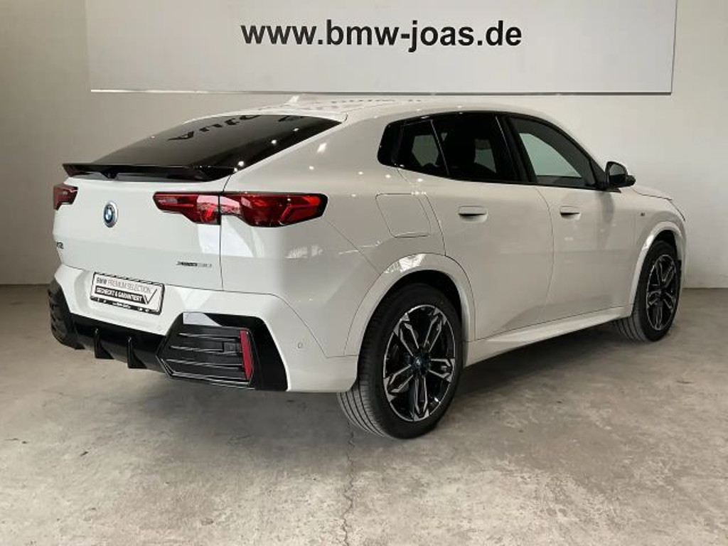 BMW iX2