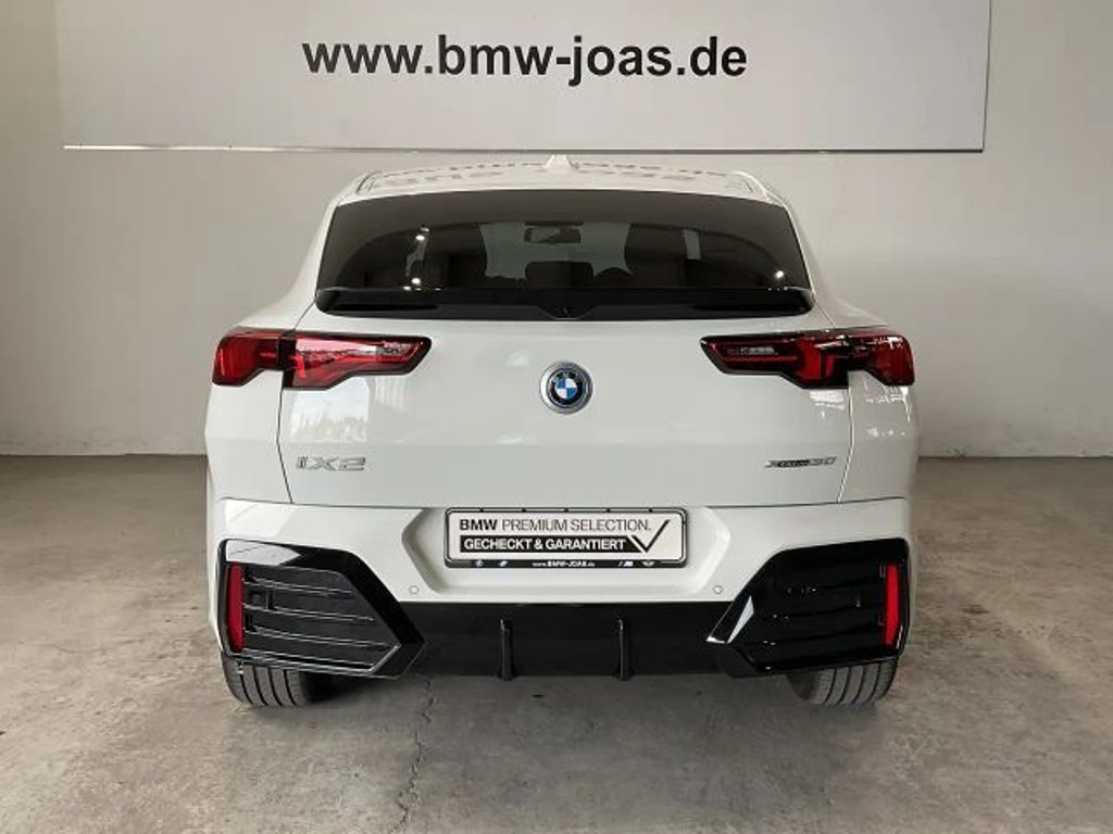BMW iX2