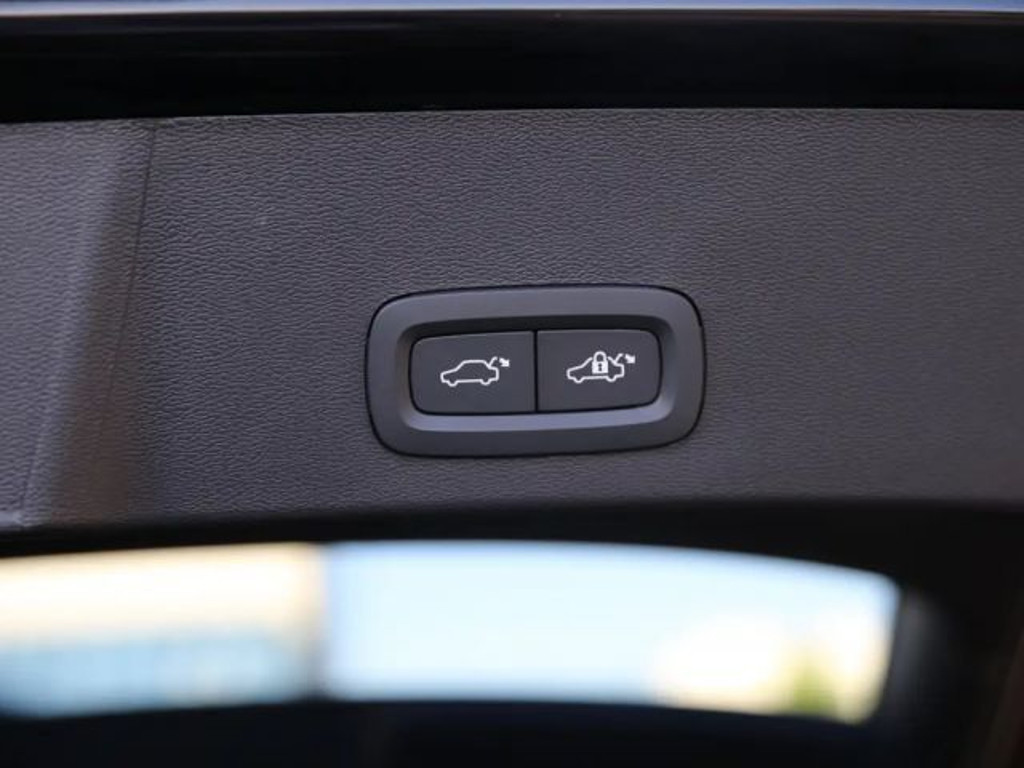 Volvo EX40