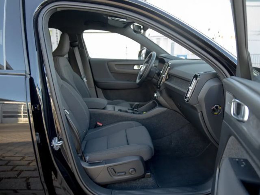 Volvo EX40