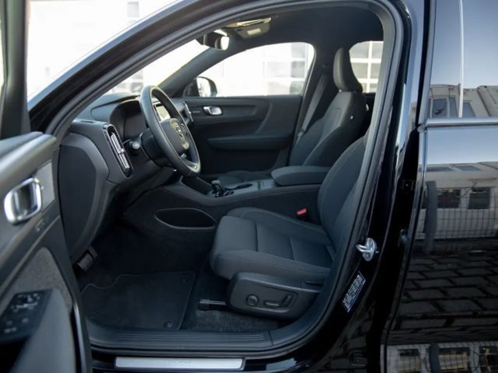 Volvo EX40