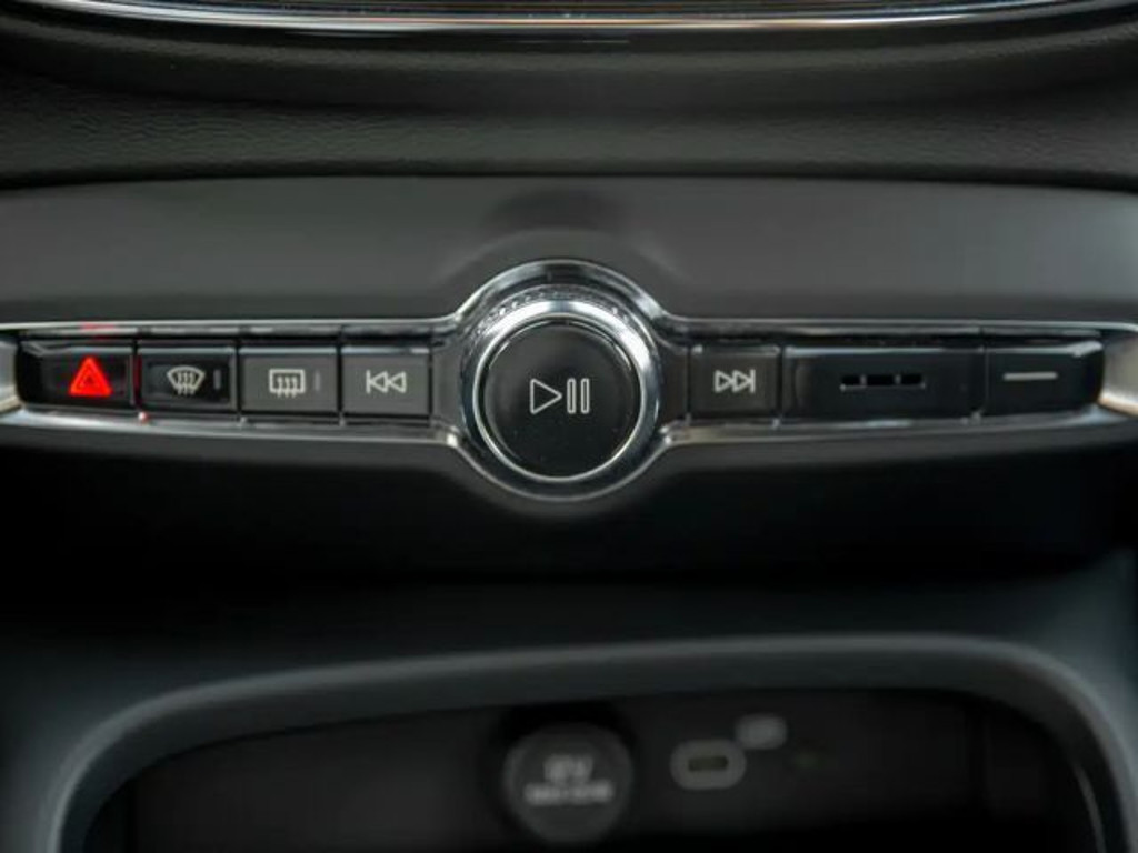 Volvo EX40