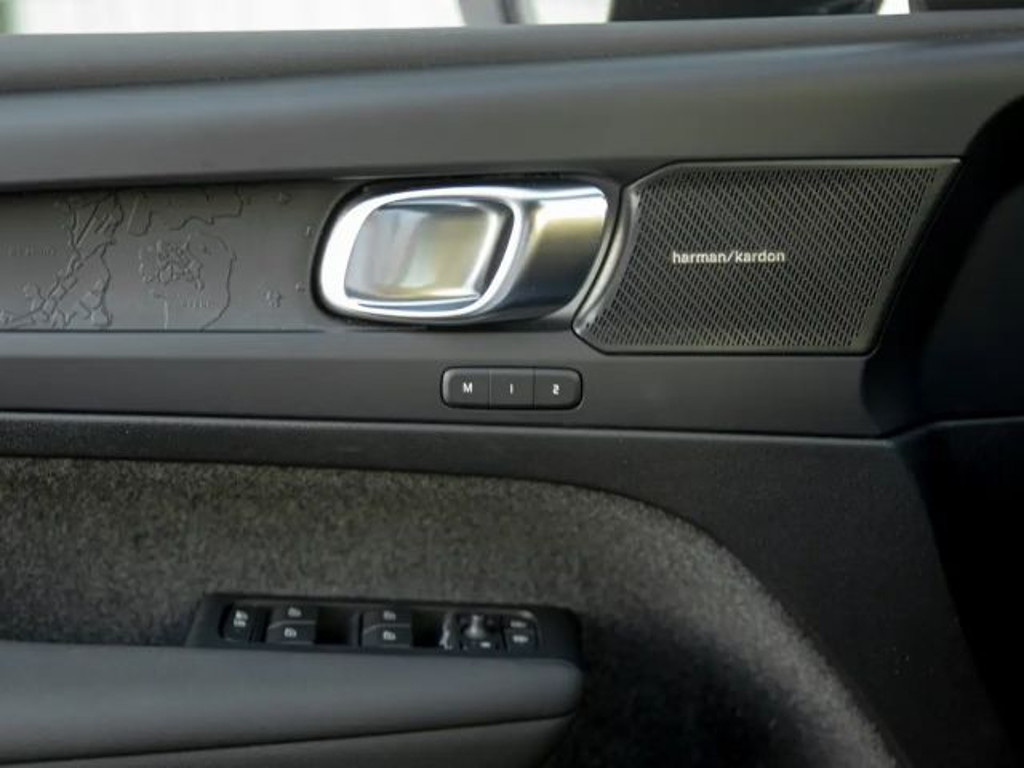 Volvo EX40