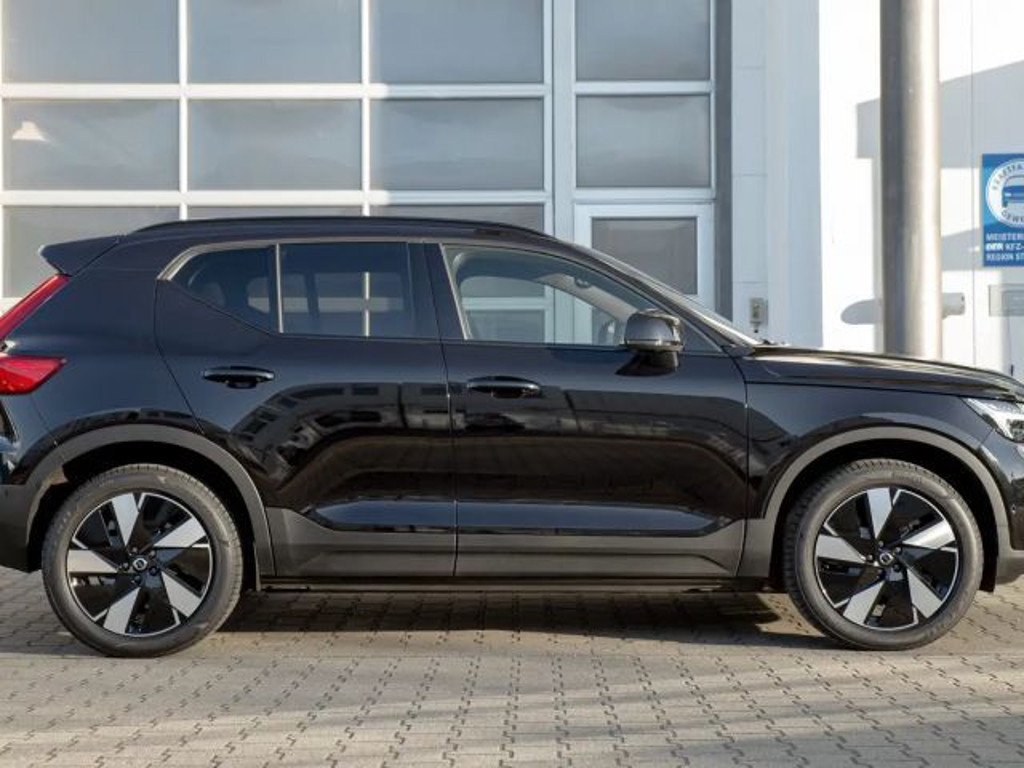 Volvo EX40
