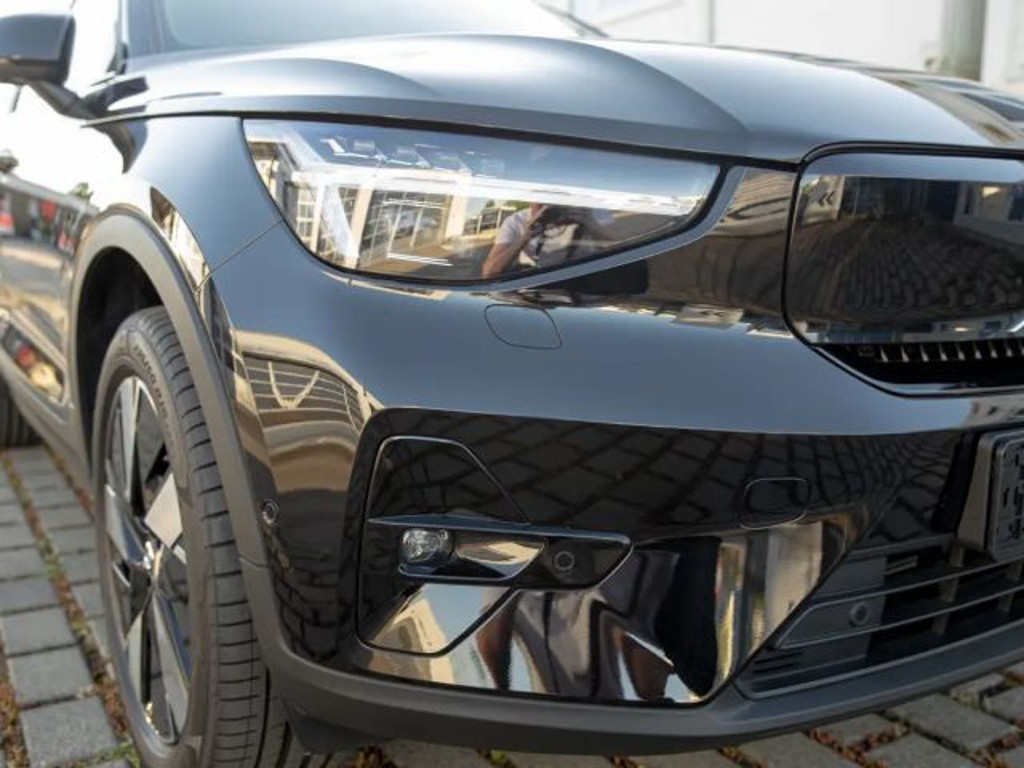 Volvo EX40