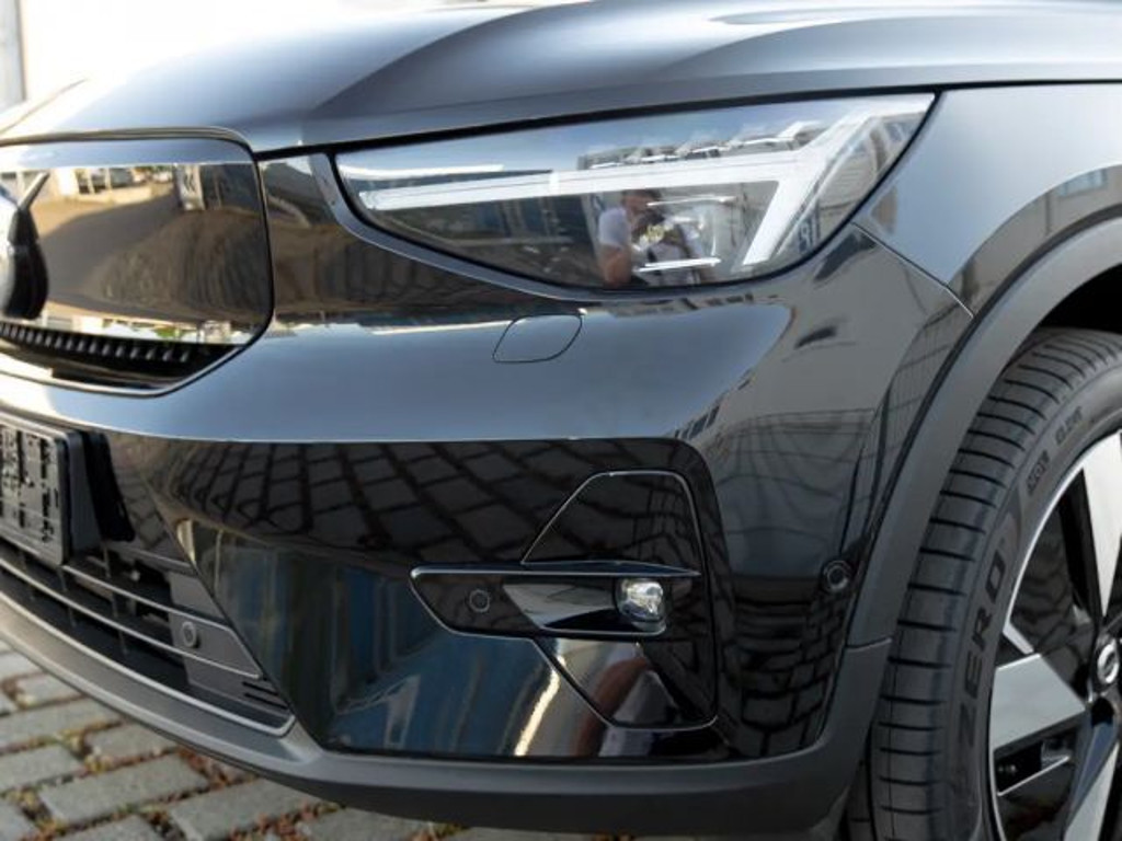 Volvo EX40