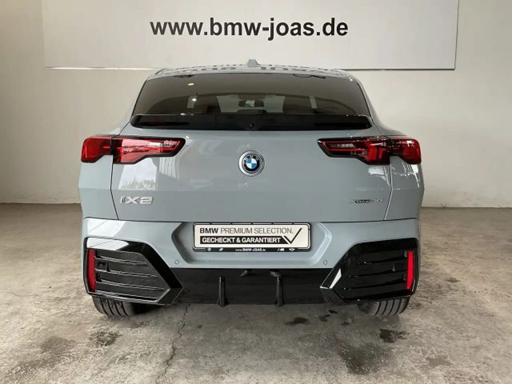 BMW iX2