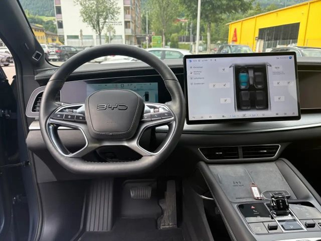 BYD Sealion 7