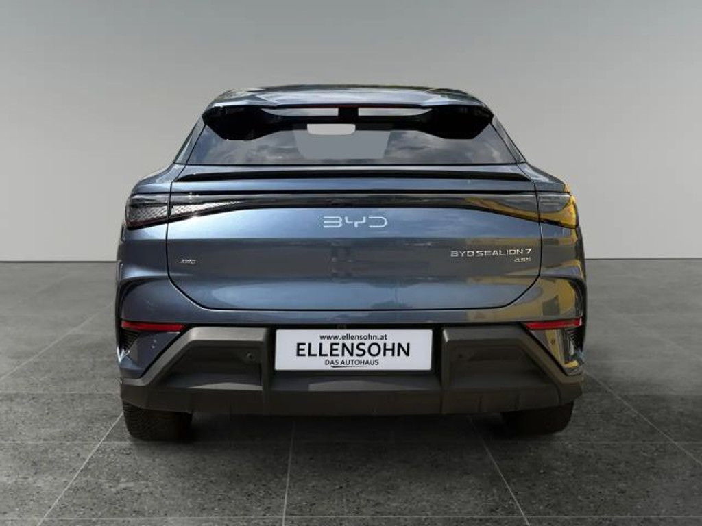 BYD Sealion 7