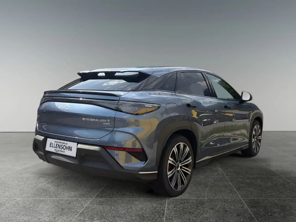 BYD Sealion 7