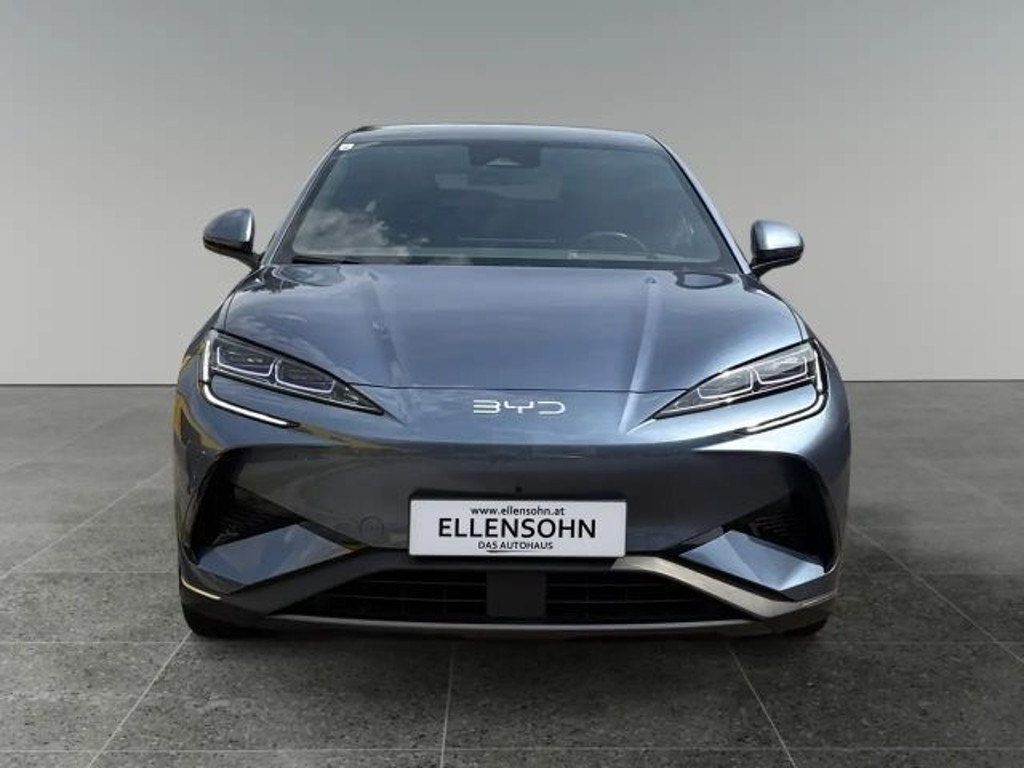 BYD Sealion 7
