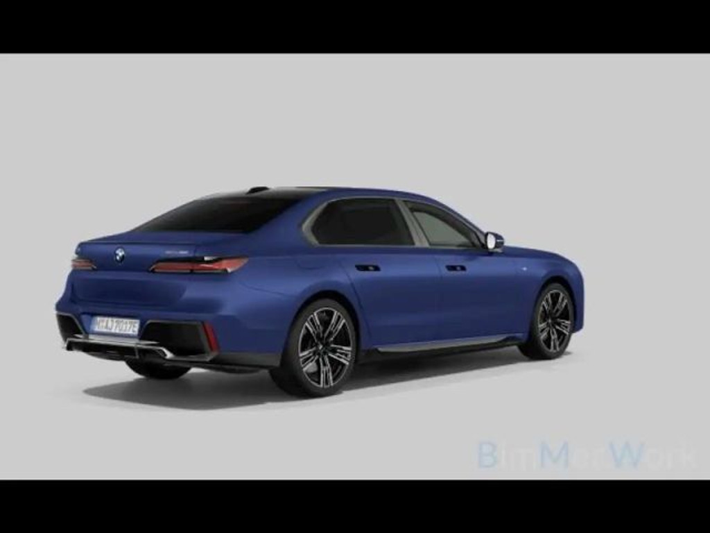 BMW i7