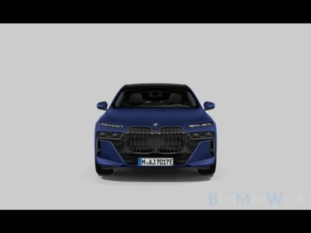 BMW i7