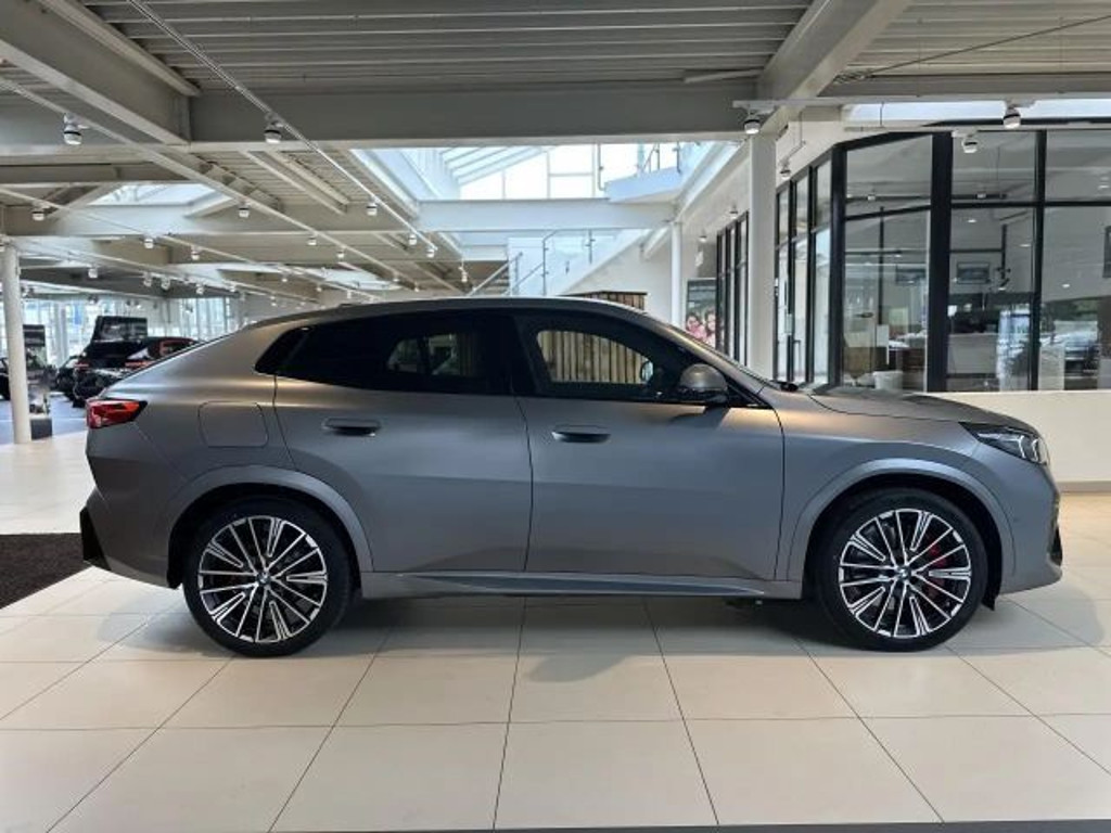 BMW iX2