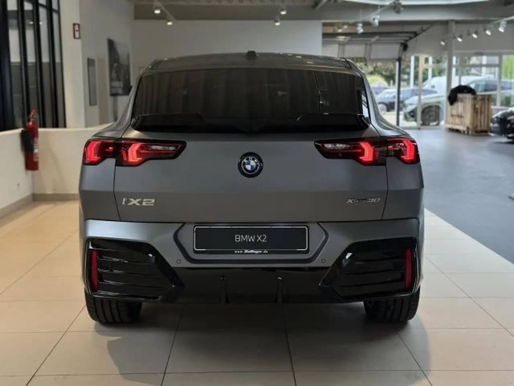 BMW iX2
