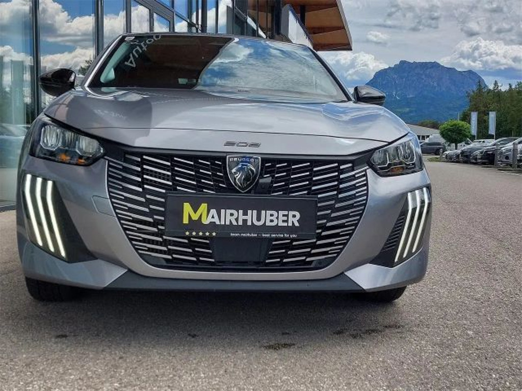 Peugeot e-208