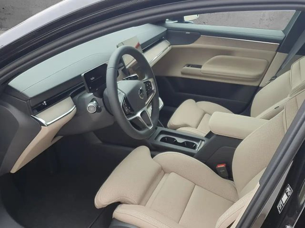 Volvo ES90
