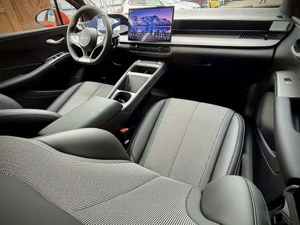 BYD Dolphin