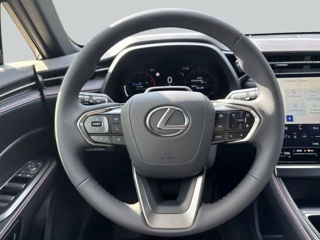 Lexus LBX