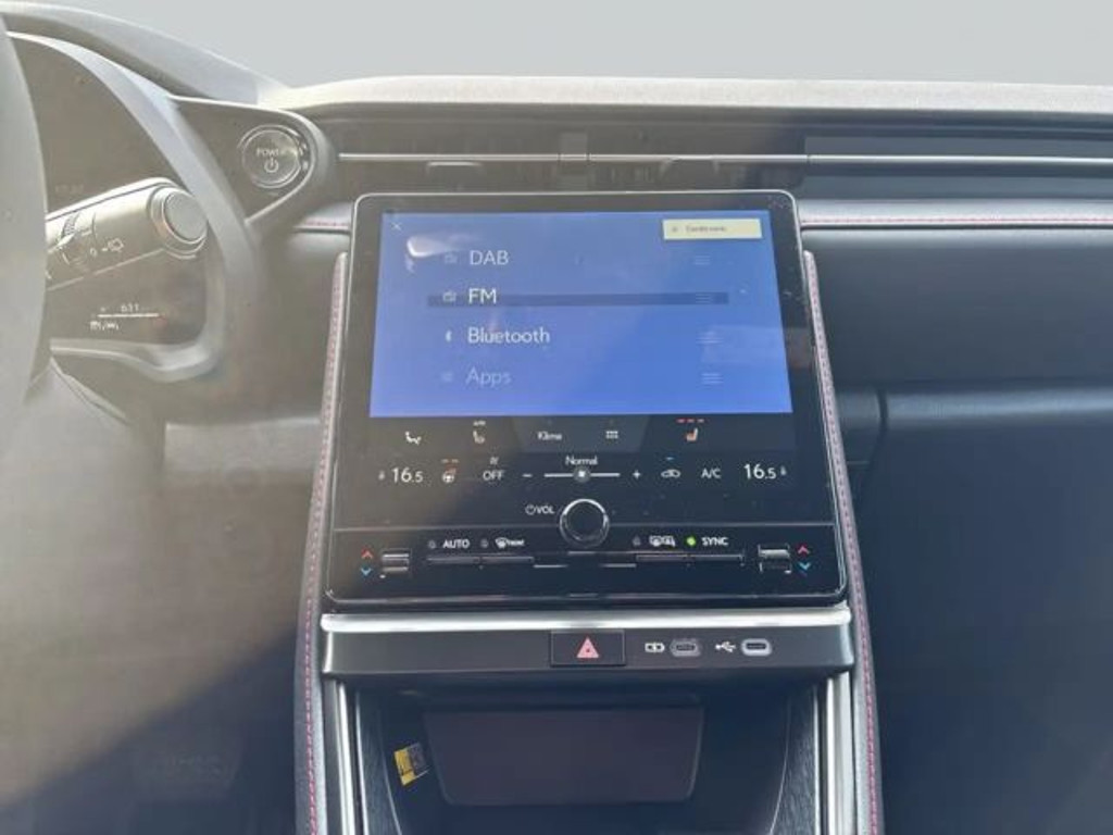 Lexus LBX