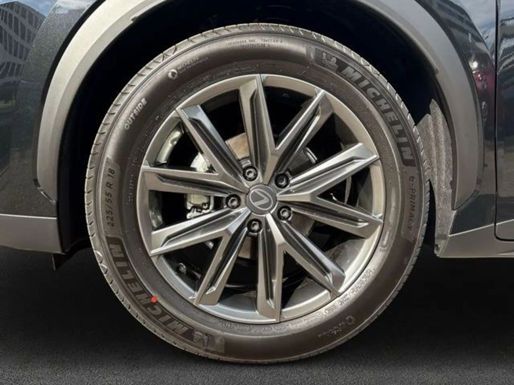 Lexus LBX