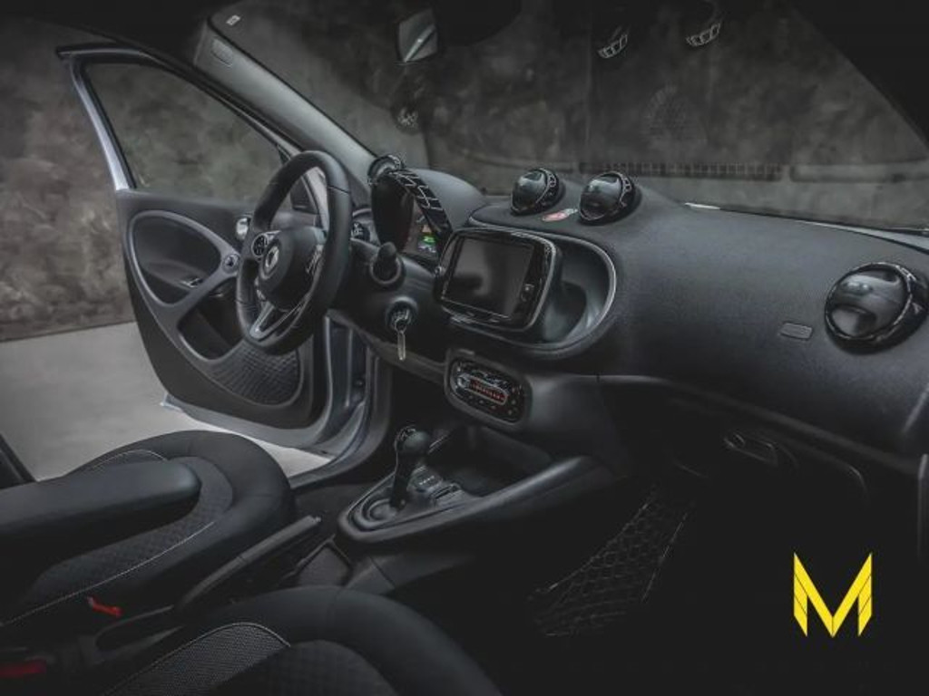Smart EQ forfour