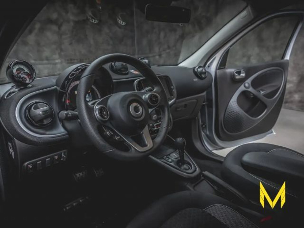 Smart EQ forfour