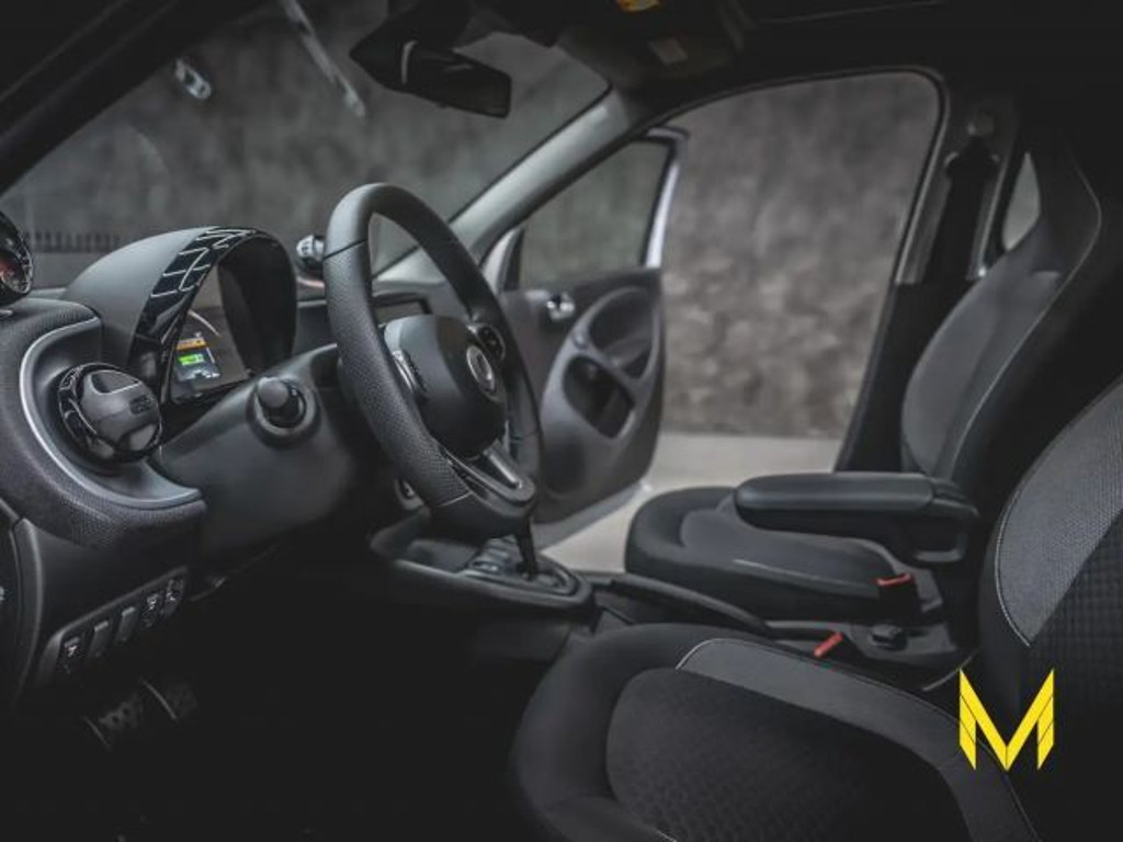 Smart EQ forfour