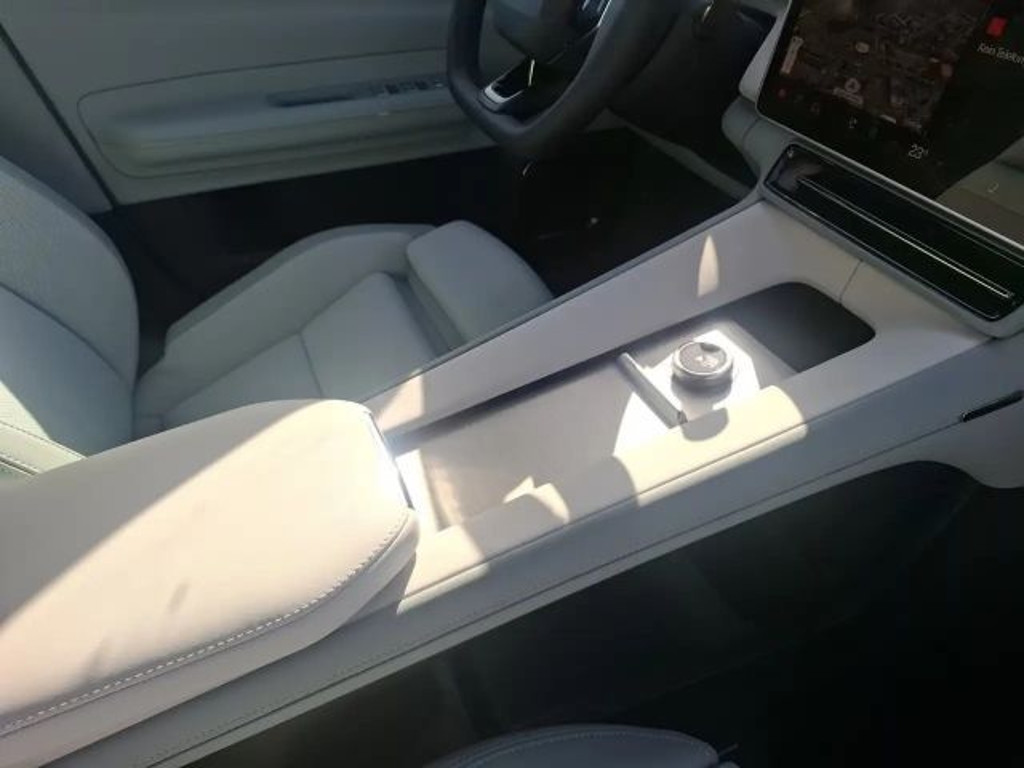 Polestar 4