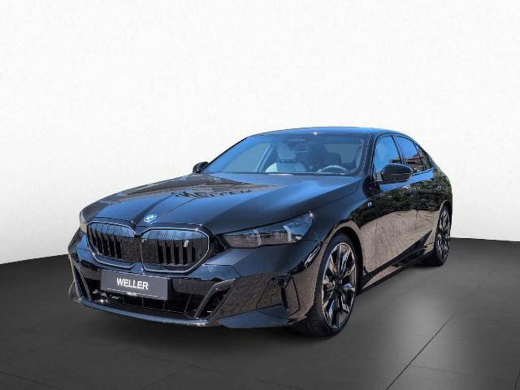 BMW i5 Sedan