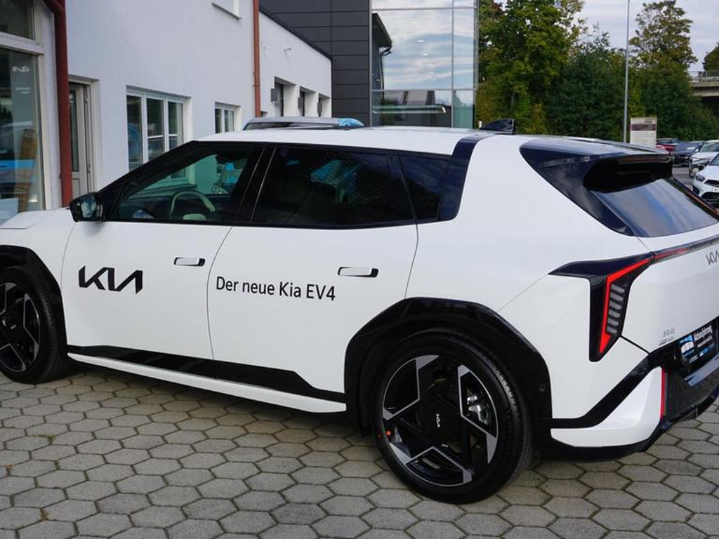 Kia EV4