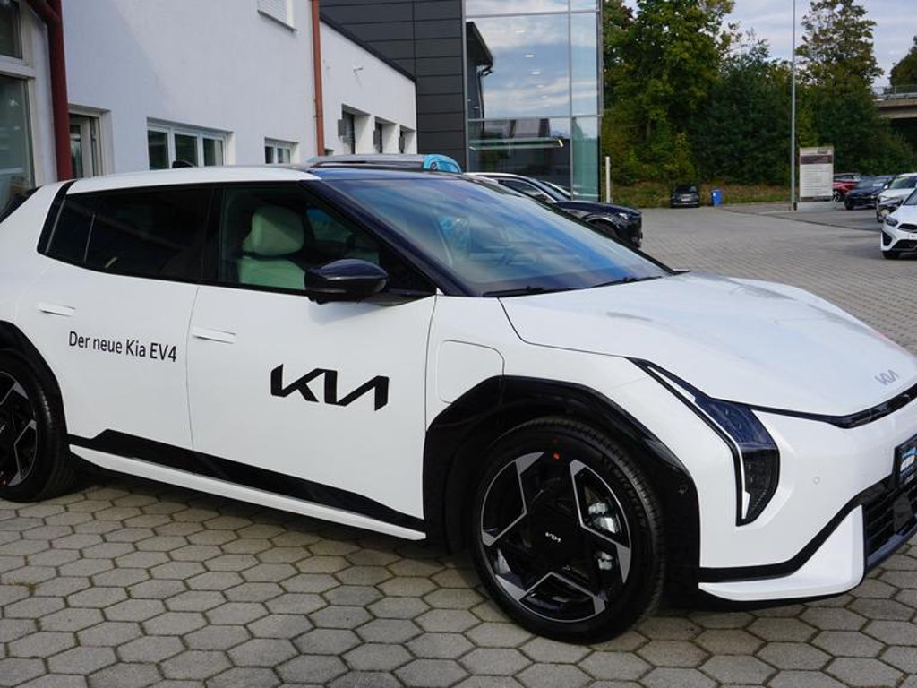 Kia EV4
